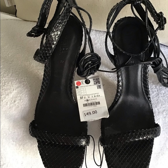 ZAARA, Leather black heels sandals. Size 37
